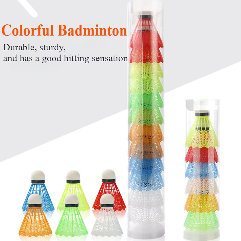 Badminton Nylon Shuttlecock - 12個のカラフルなプラスチック製バドミントンシャトルコック、耐久性のある軽量ナイロンバドミントンボール、屋内屋外トレーニングエンターテイメント用