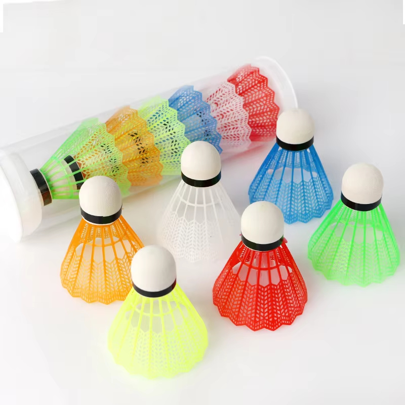 12個のカラフルなプラスチック製バドミントンシャトルコック、 - Badminton Nylon Shuttlecock のレビューと価格