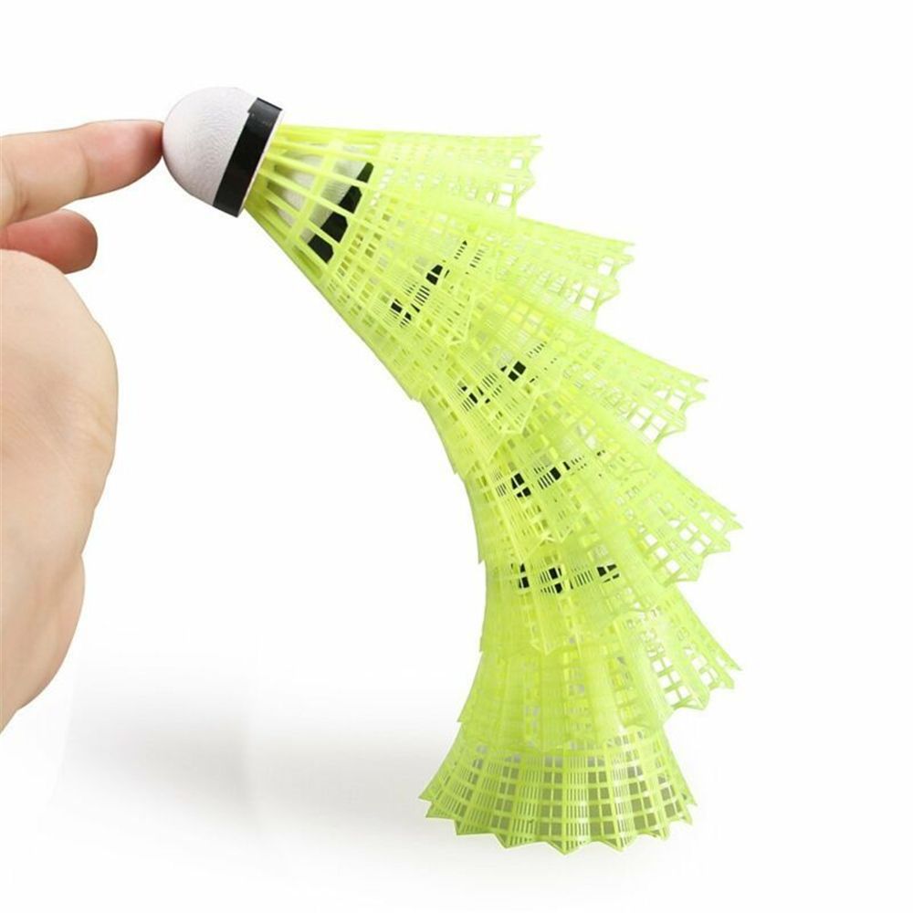 新しいプラスチック製バドミントンシャトルコック、耐久性と安定 - Badminton Nylon Shuttlecock のレビューと価格
