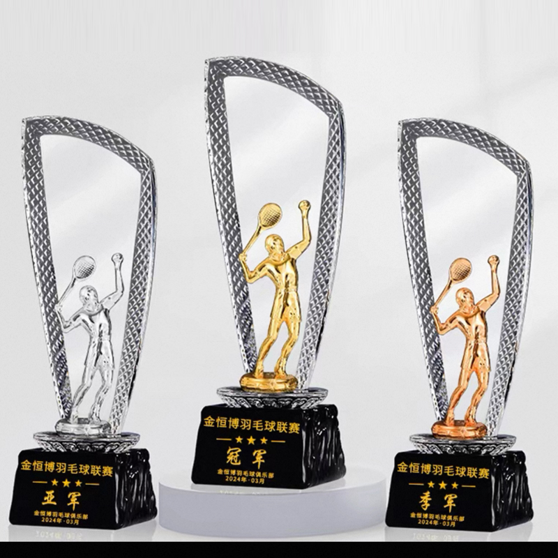 カスタムクリスタルトロフィー、バスケットボール、サッカー、バ - Badminton Cup のレビューと価格